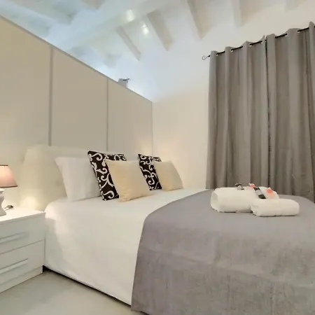 Holmann & Bed & Breakfast 4*